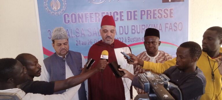 Burkina, la communauté AHMADI YYA tien sa 31e convention annuelle « Jalsa salana du Burkina Faso» à Bustan-Mahdi, les 24, 25 et 26 décembre 2022 sur son site à Kouba