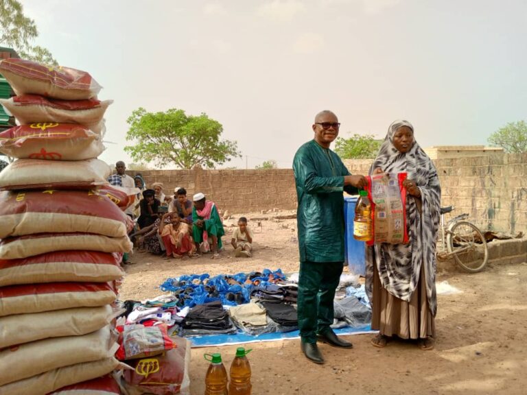 Burkina sécurité et solidarité : le mouvement Hamaschiach in You solidaire des déplacés internes de Sakoula