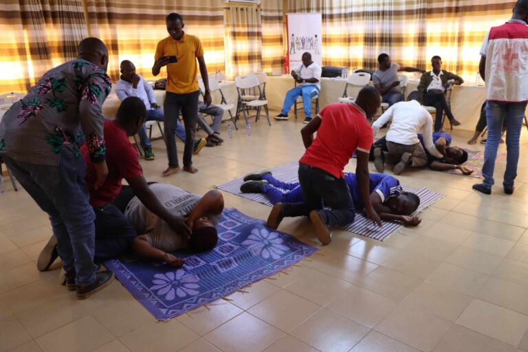 Partenariat, CICR et médias : des journalistes et communicateurs faits désormais volontaires de premiers secours par la Croix-Rouge burkinabè
