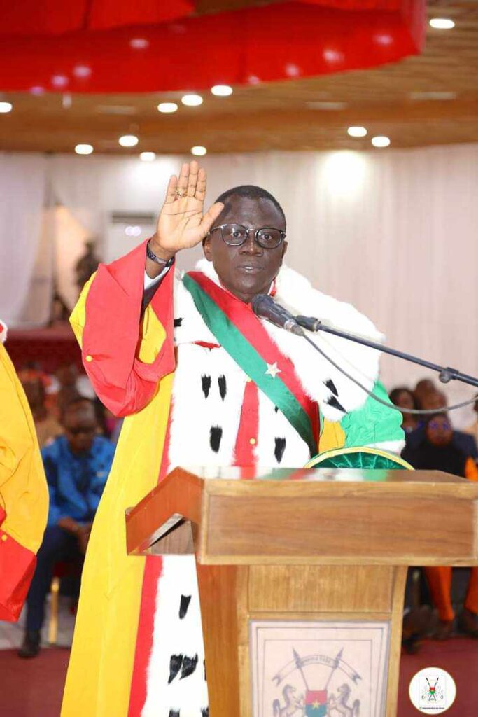 Conseil constitutionnel : trois nouveaux membres prêtent serment pour un mandat de neuf ans