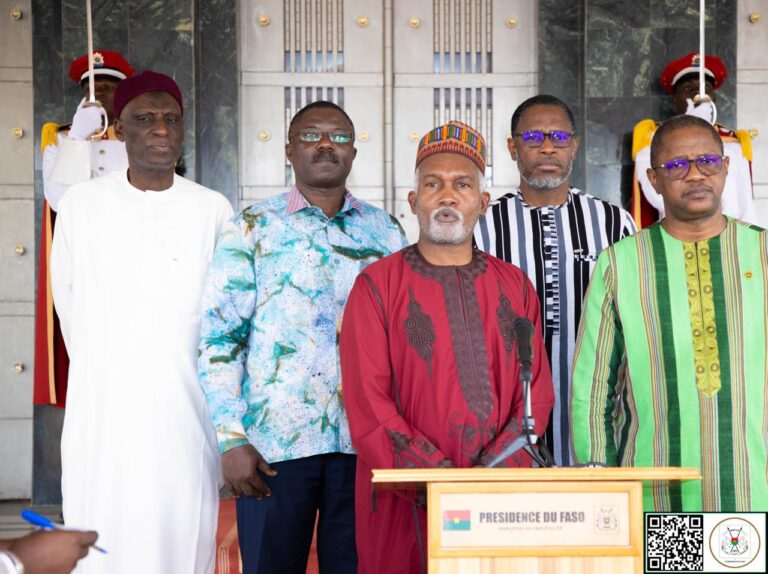 Fin du bras de fer :La République Fédérale du Nigéria dépêche son Ministre des Affaires étrangères chez le Président du Faso