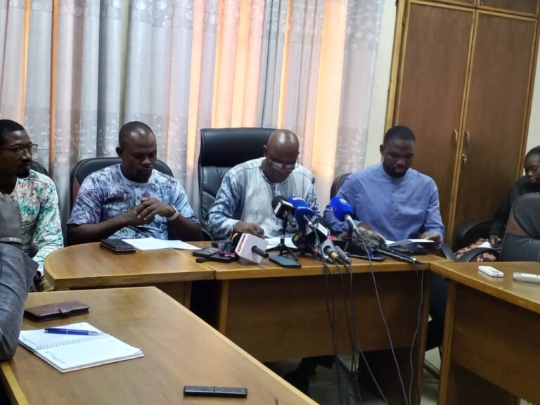 Pénurie de ciment au Burkina : le Camarade coordonnateur de la BMCRF maintient les prix et menace les spéculateurs de lourdes sanctions